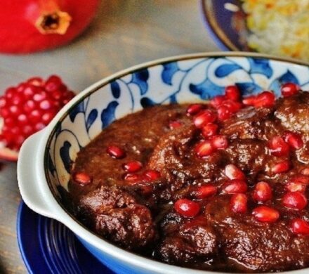 خورش فسنجان مجلسی با مرغ